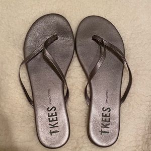 Tkees size 9 silver sandals